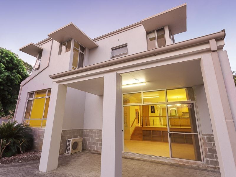 11 Ness Rd, Applecross WA 6153