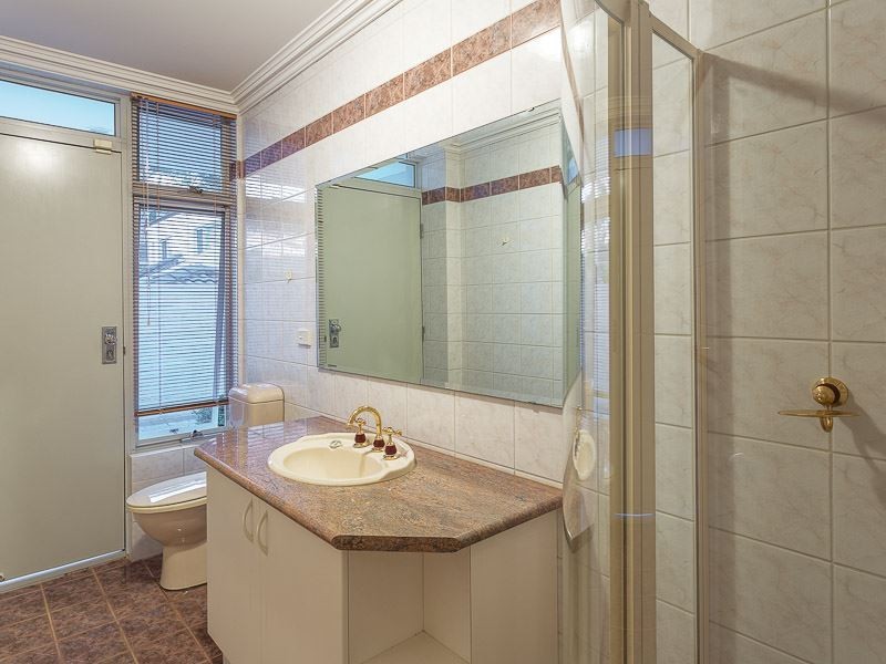 11 Ness Rd, Applecross WA 6153