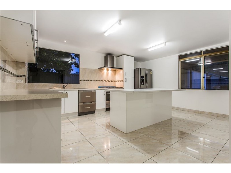 83 Central Road, Rossmoyne WA 6148