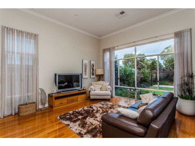 26 Mount Henry Road, Salter Point WA 6152