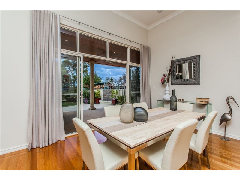 26 Mount Henry Road, Salter Point WA 6152