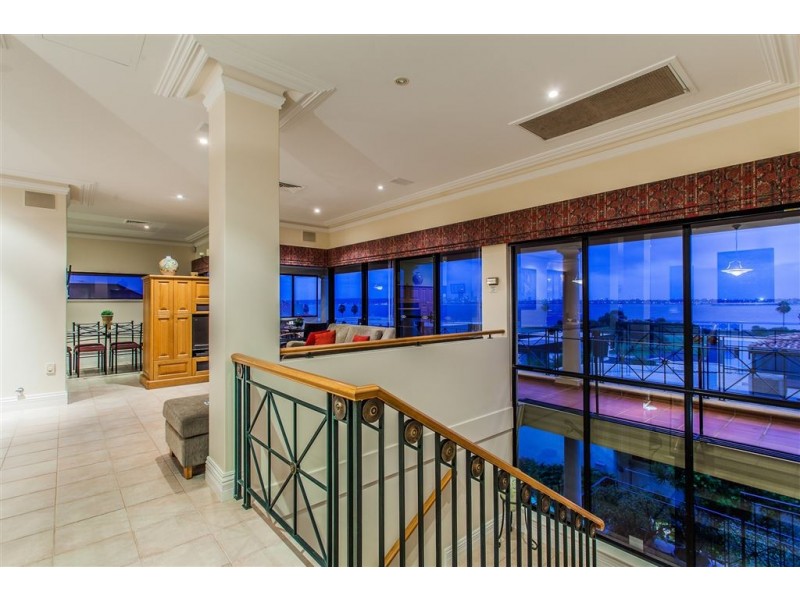 14 Tuart Lane, Applecross WA 6153