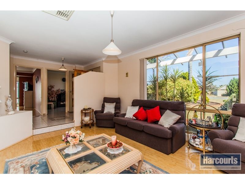 21 Crossland Way, Kardinya WA 6163