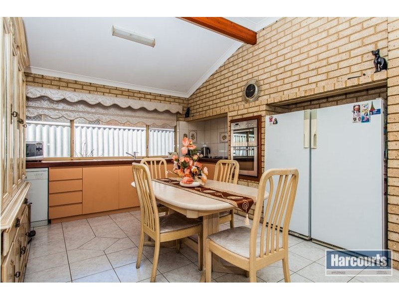 21 Crossland Way, Kardinya WA 6163
