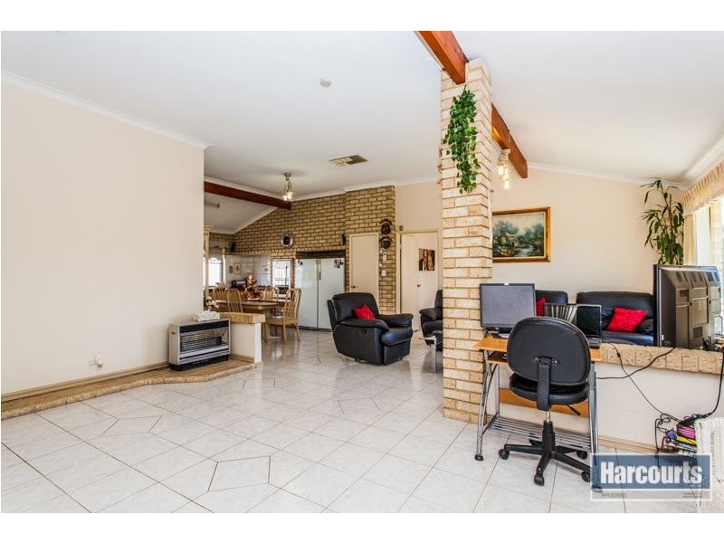 21 Crossland Way, Kardinya WA 6163