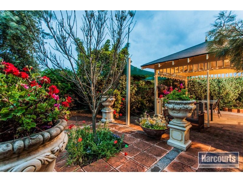 4 Buttel Top, Winthrop WA 6150