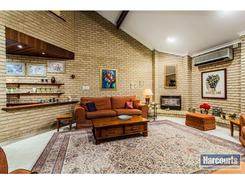 4 Buttel Top, Winthrop WA 6150