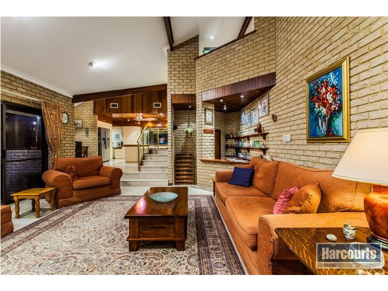 4 Buttel Top, Winthrop WA 6150