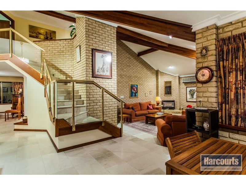 4 Buttel Top, Winthrop WA 6150