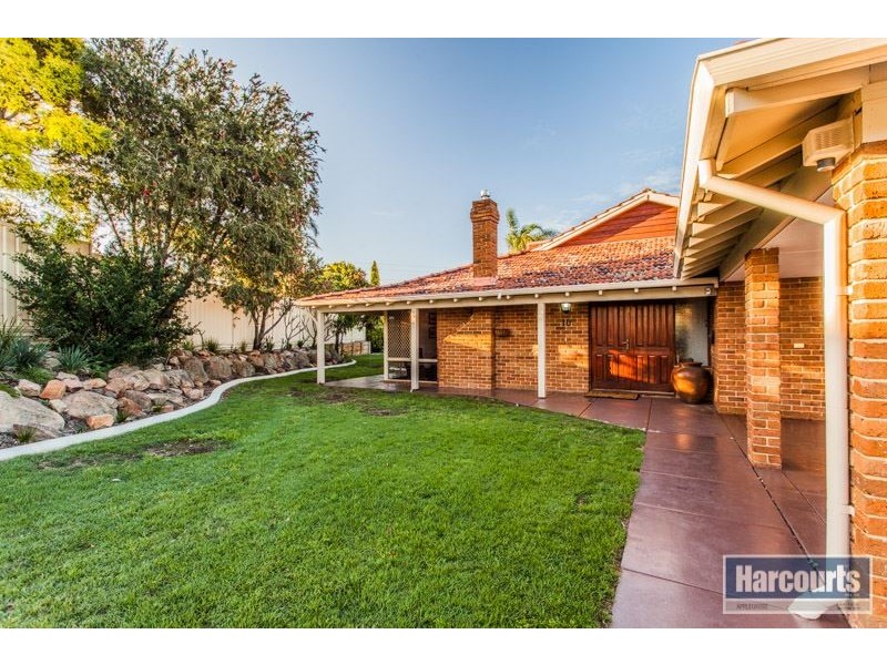 10 Harwood Rise, Leeming WA 6149