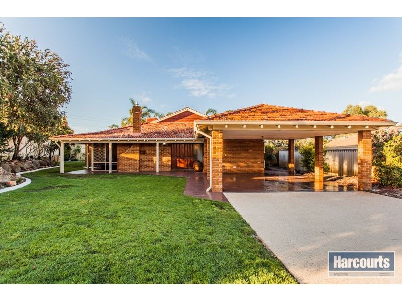 10 Harwood Rise, Leeming WA 6149