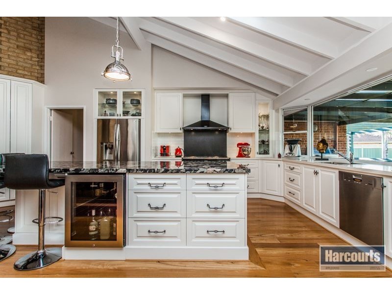 10 Harwood Rise, Leeming WA 6149