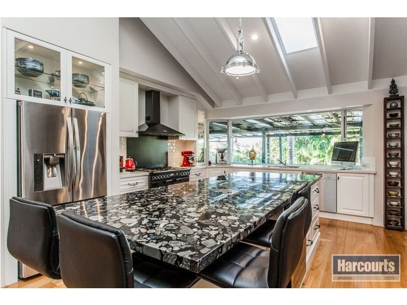 10 Harwood Rise, Leeming WA 6149