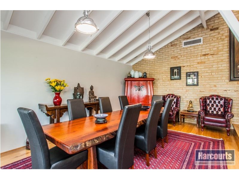 10 Harwood Rise, Leeming WA 6149