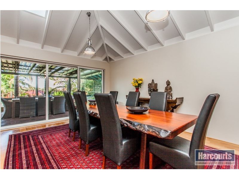 10 Harwood Rise, Leeming WA 6149