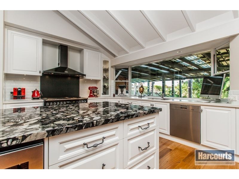 10 Harwood Rise, Leeming WA 6149