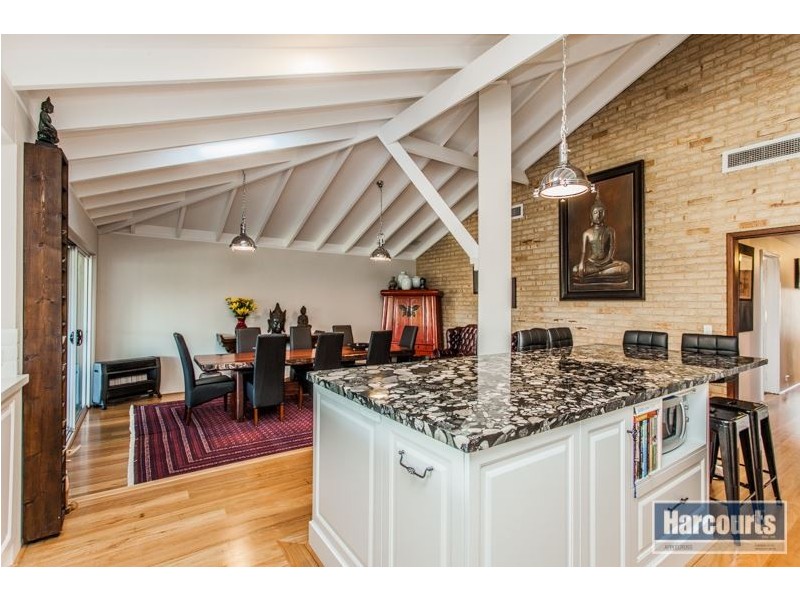 10 Harwood Rise, Leeming WA 6149
