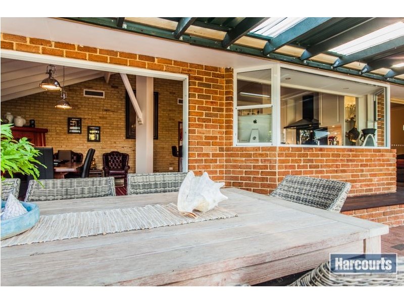 10 Harwood Rise, Leeming WA 6149