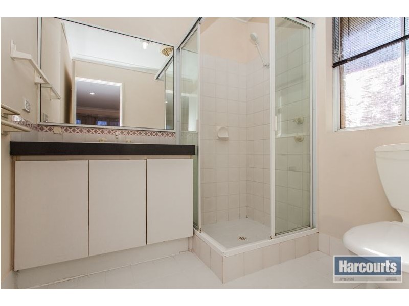 17 Harvey Crescent, Kardinya WA 6163