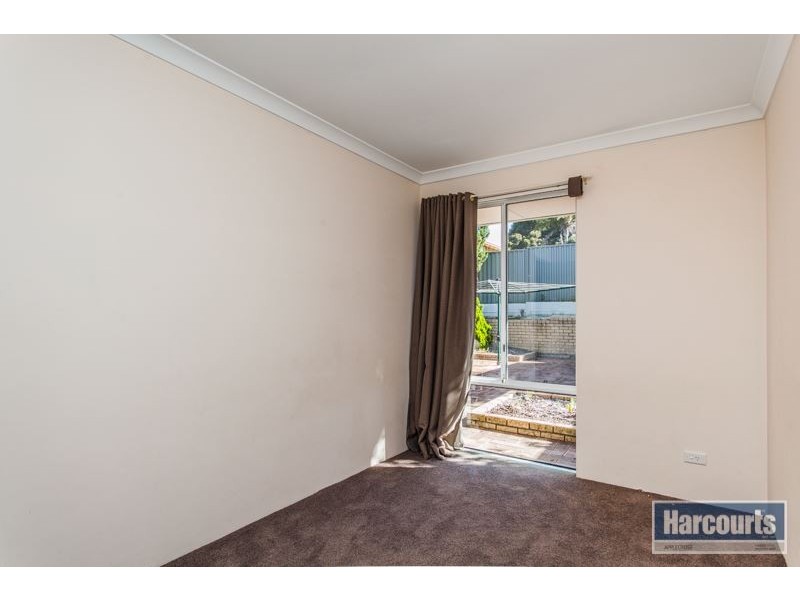 17 Harvey Crescent, Kardinya WA 6163