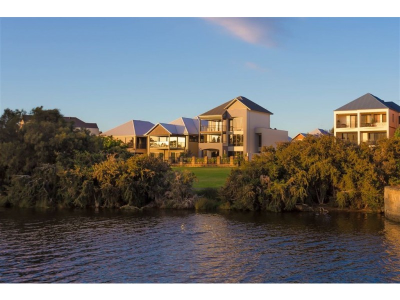 24 Riverina Drive, Ascot WA 6104