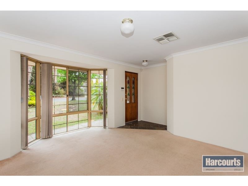 3 Mackinlay Place, Winthrop WA 6150