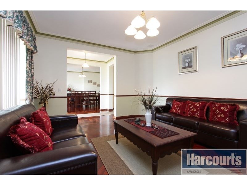 2 Craig Place, Winthrop WA 6150