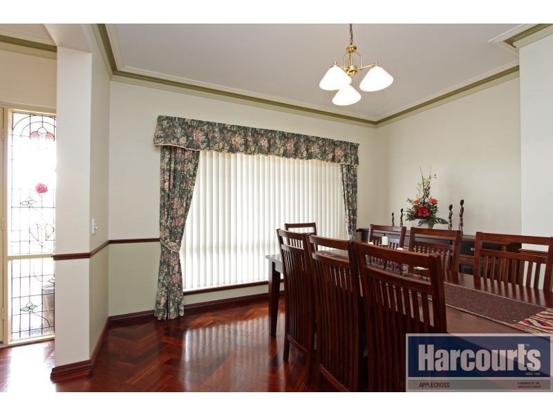 2 Craig Place, Winthrop WA 6150