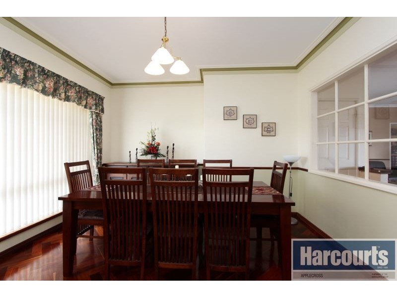 2 Craig Place, Winthrop WA 6150