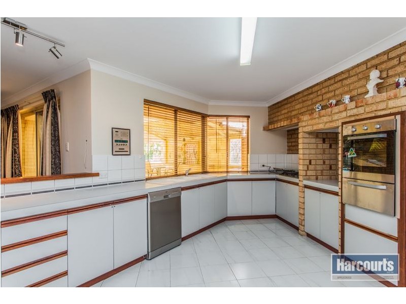 10 Mackinlay Place, Winthrop WA 6150