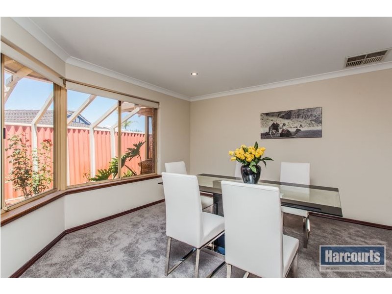 10 Mackinlay Place, Winthrop WA 6150