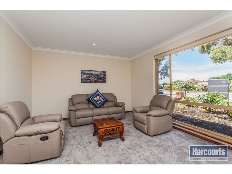 10 Mackinlay Place, Winthrop WA 6150