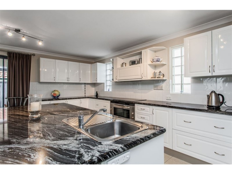 20 Crest Avenue, Mount Pleasant WA 6153