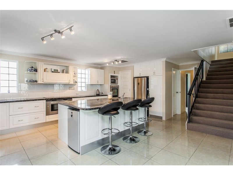 20 Crest Avenue, Mount Pleasant WA 6153