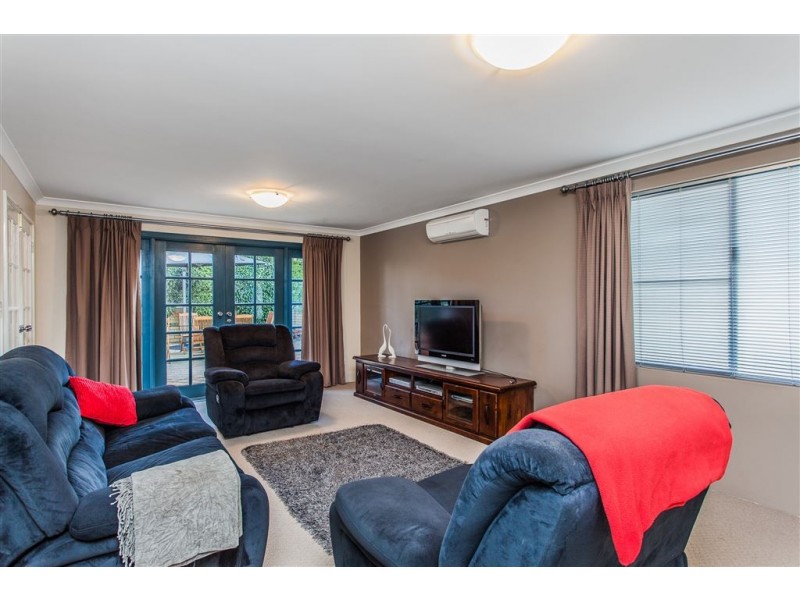 20 Crest Avenue, Mount Pleasant WA 6153