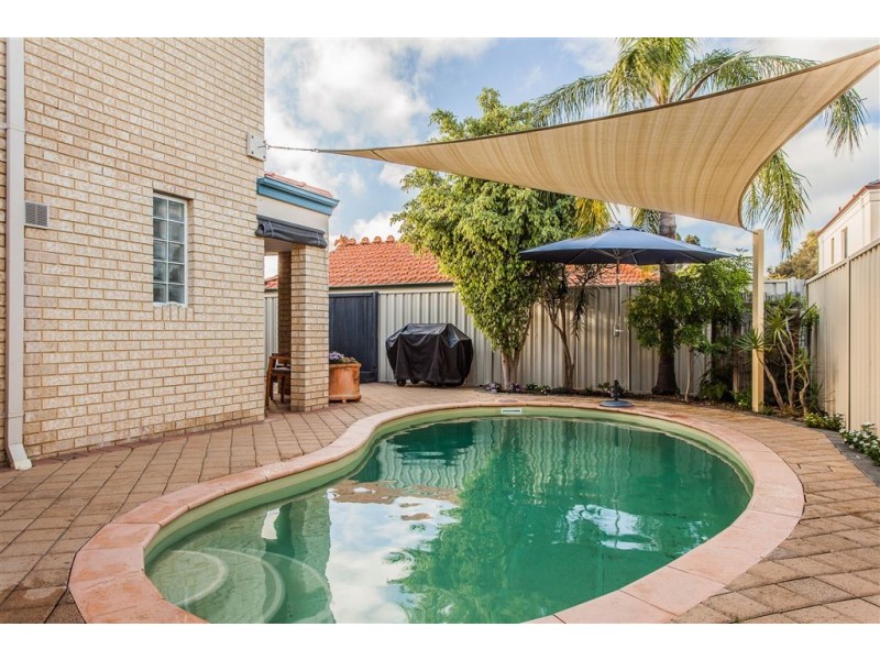 20 Crest Avenue, Mount Pleasant WA 6153