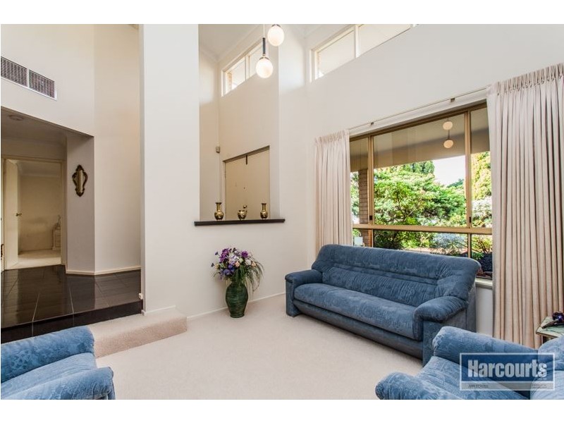 4 Woolnough Heights, Kardinya WA 6163