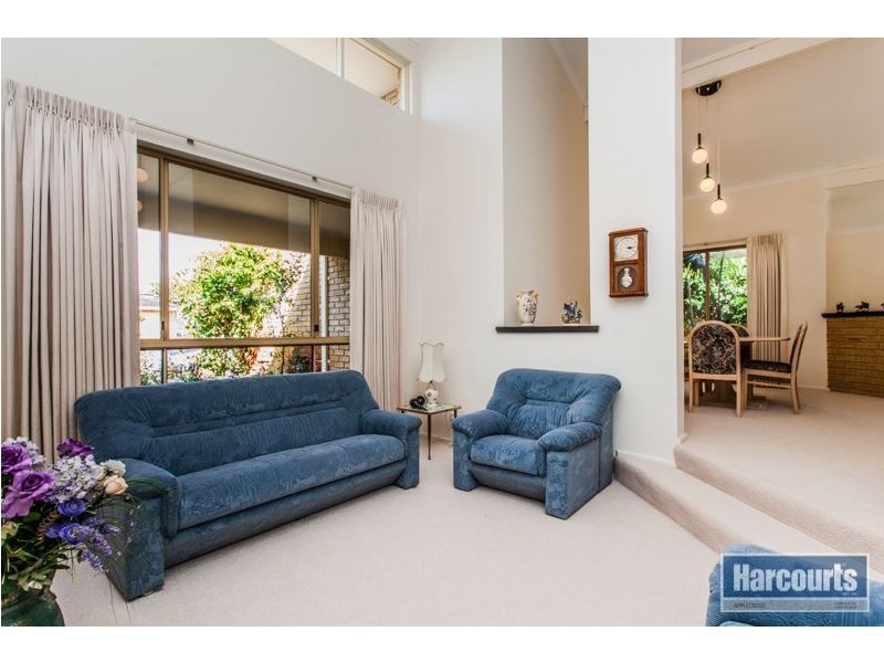 4 Woolnough Heights, Kardinya WA 6163