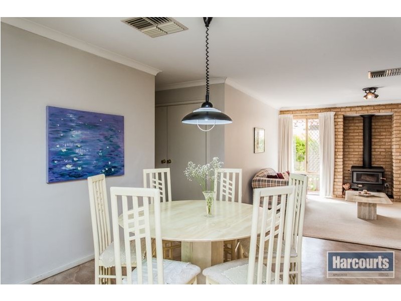 4 Woolnough Heights, Kardinya WA 6163