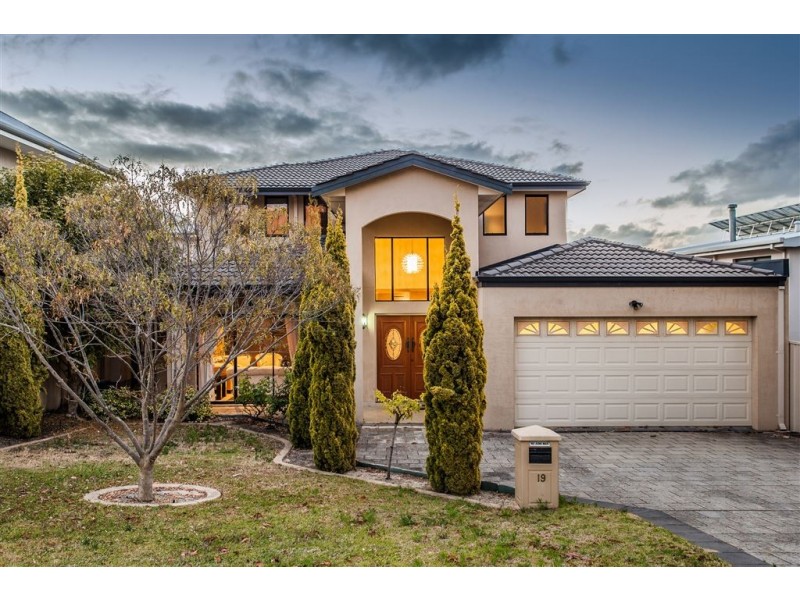 19 McCallum Crescent, Ardross WA 6153