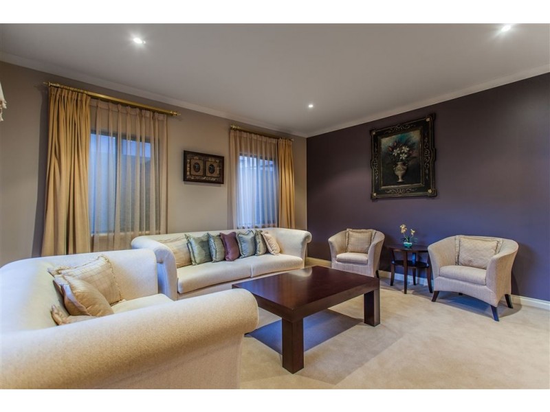 19 McCallum Crescent, Ardross WA 6153