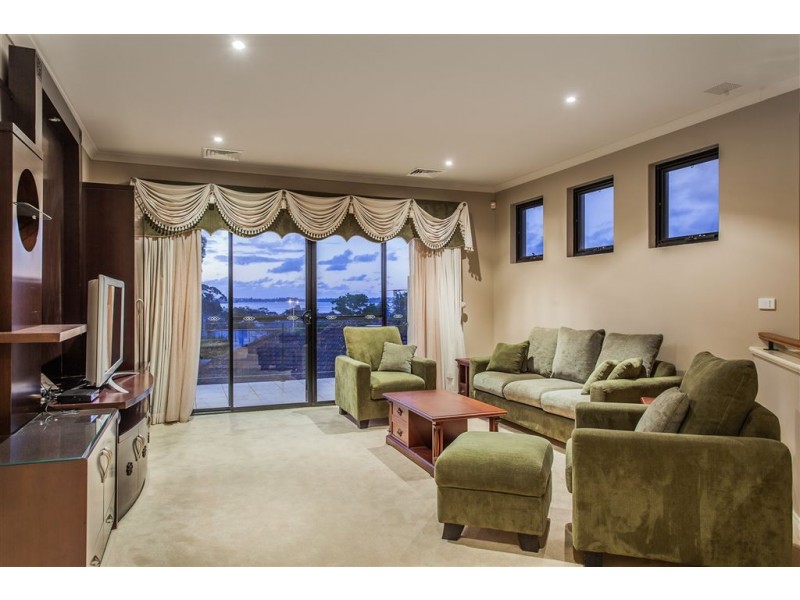 19 McCallum Crescent, Ardross WA 6153