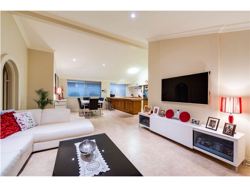 25 Marcus Avenue, Booragoon WA 6154
