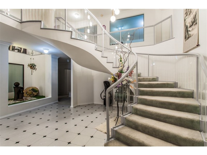 9 Holland Close, Winthrop WA 6150