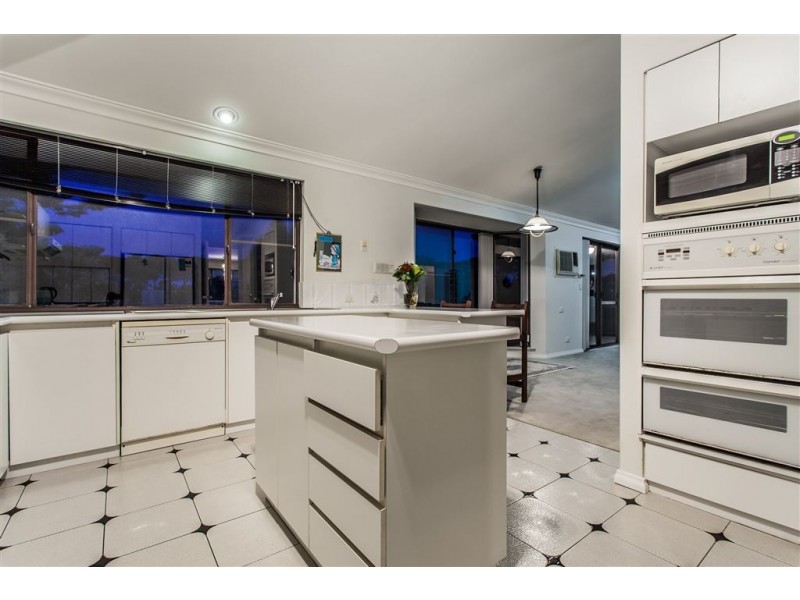 9 Holland Close, Winthrop WA 6150