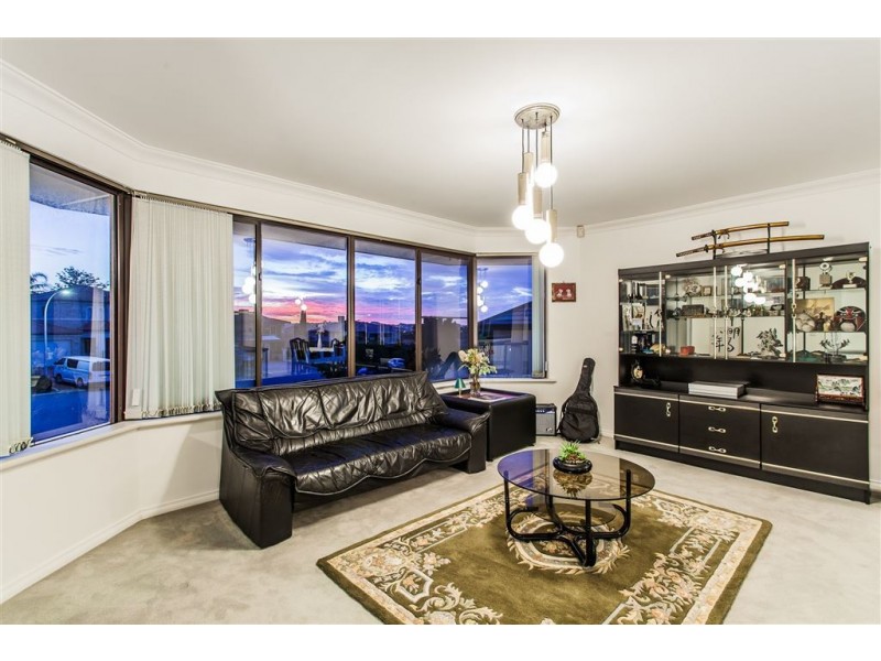9 Holland Close, Winthrop WA 6150