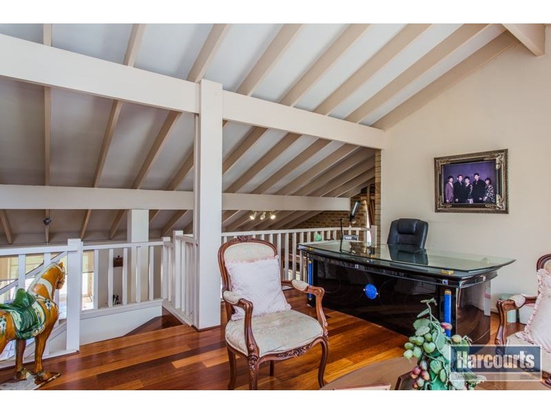 8 Houghton Way, Winthrop WA 6150