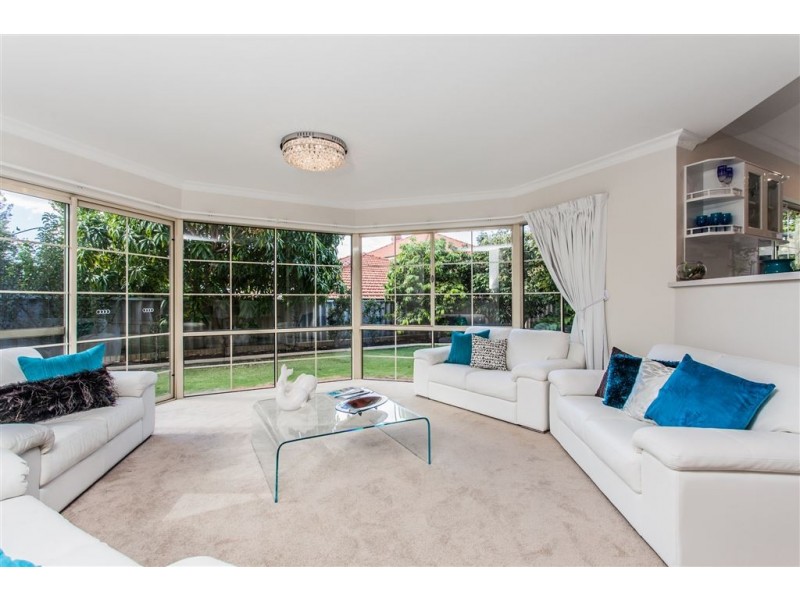 4 Levien Place, Winthrop WA 6150