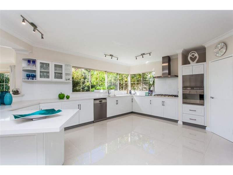 4 Levien Place, Winthrop WA 6150
