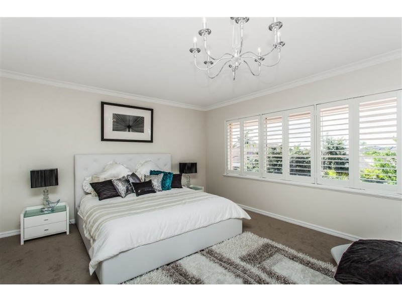 4 Levien Place, Winthrop WA 6150